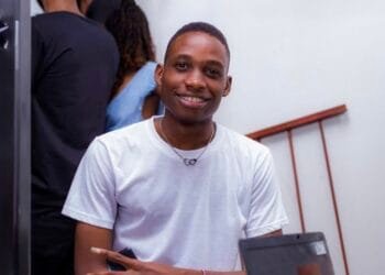 Vente-signature « Ce que l’ange confie aux étoiles » à Yanvalou, Jephté Estiverne