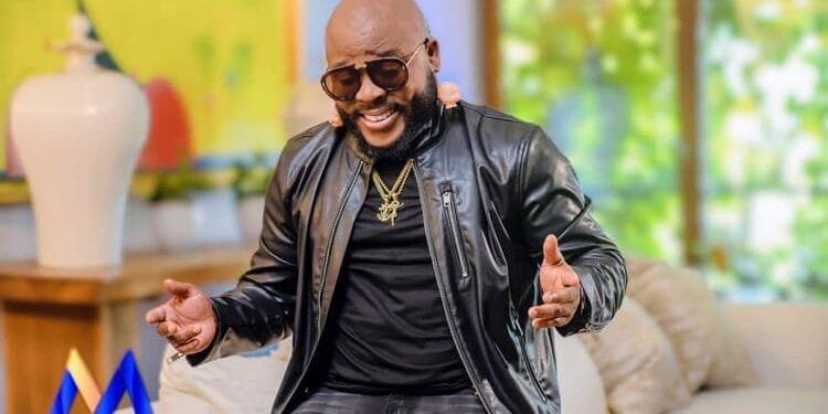 Jimmy Danger chante et s’expose à la risée des internautes haïtiens