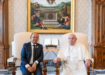 Le conseiller président Leslie rencontre le Pape François au Vatican